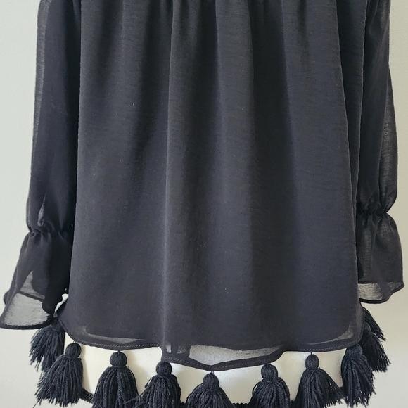 Misa Fontane blouse Off-the-Shoulder 3/4-Sleeve Tassel-Trim Top, Onyx Size Small - Picture 9 of 16